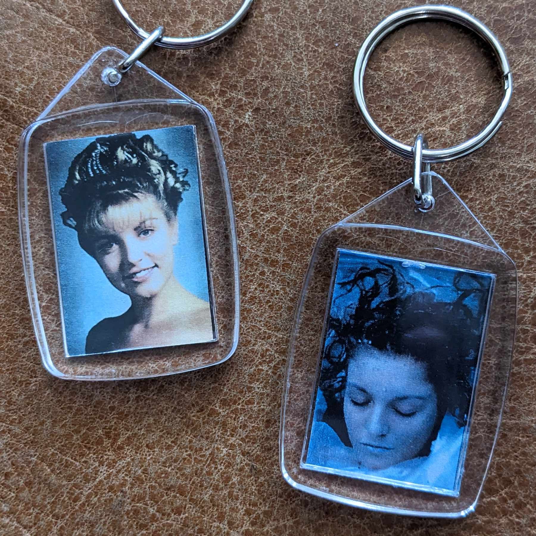 Twin Peaks acrylic keyring | Morbitorium